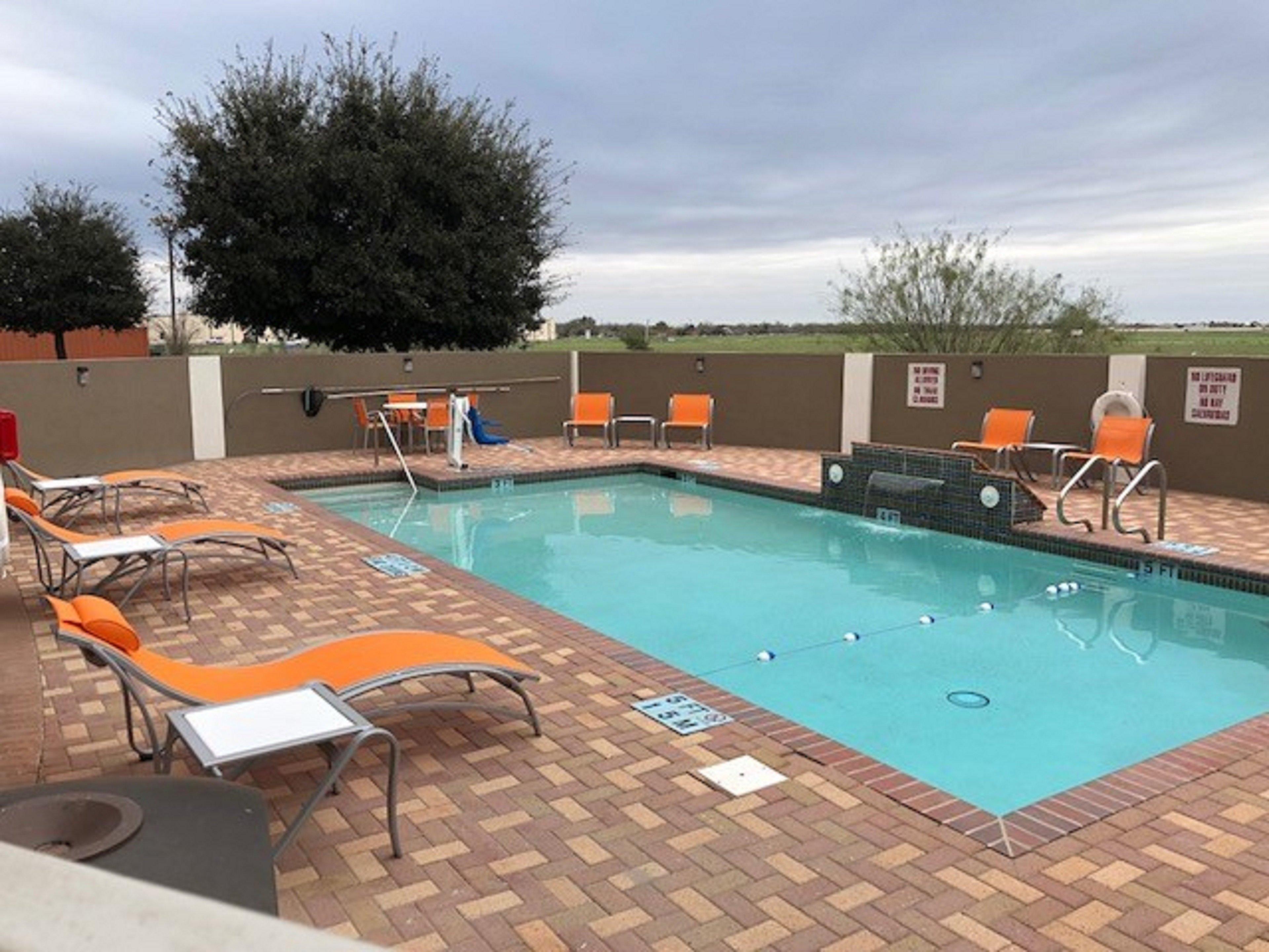 Holiday Inn Express Hotel & Suites Rio Grande City, An Ihg Hotel Esterno foto